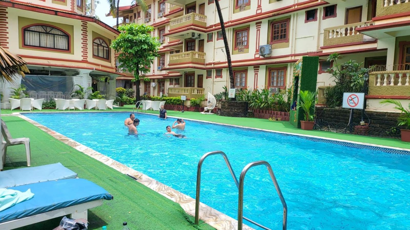 1Bhk Pool View Apartment - Candolim Resort エクステリア 写真